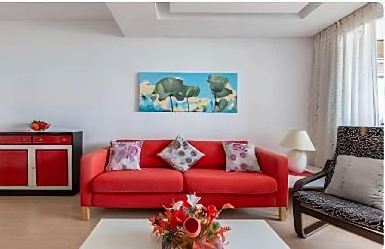 Eden Roc I Apartment